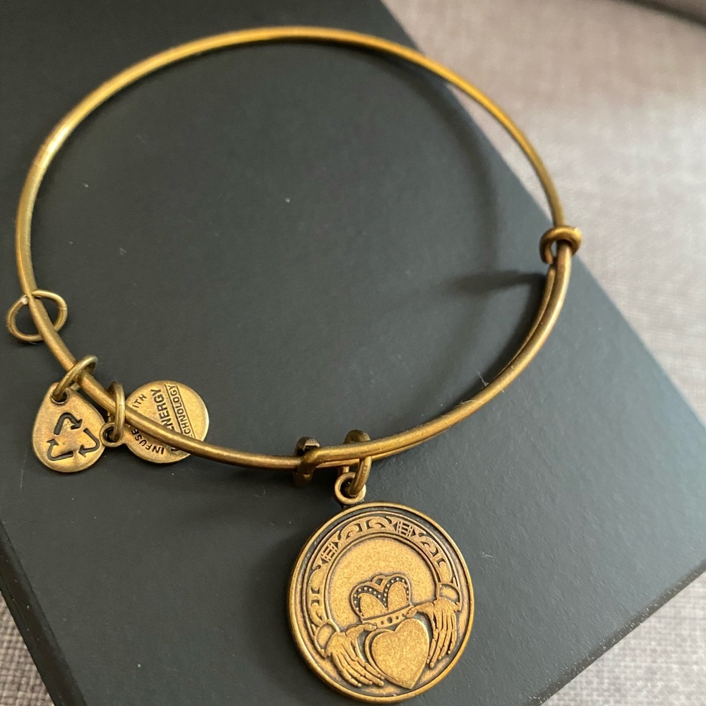 Alex and Ani Claddagh bangle